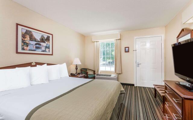 Super 8 by Wyndham Orangeburg North