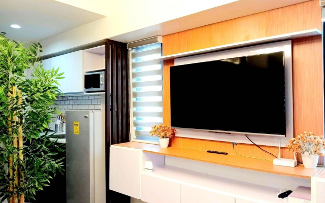 Air Residence Makati Elegant Design WiFi