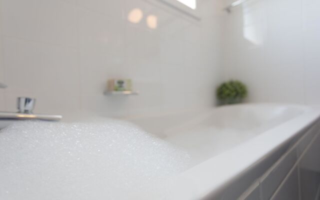 Spacious Villa With Private Swimming Pool and Jacuzzi