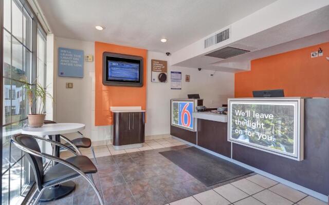 Super 8 by Wyndham Santa Rosa North