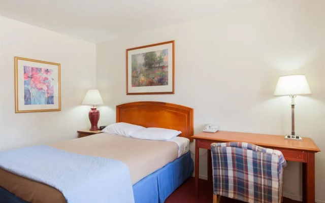 Days Inn Castaic Six Flags Magic Mountain