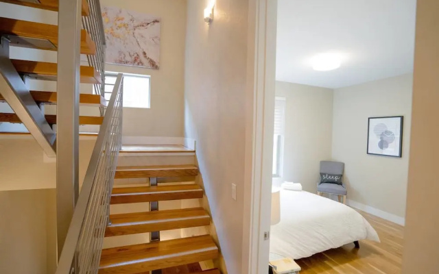 Classic City Condo Views From Golden Triangle