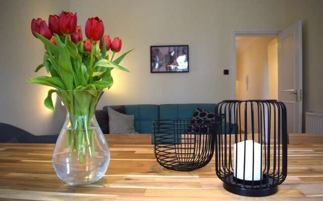 Modern 2 Bedroom Apartment in Queen's Park