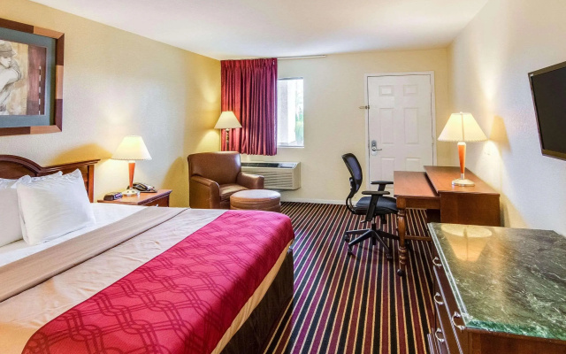 Rodeway Inn & Suites Highway 290 Northwest