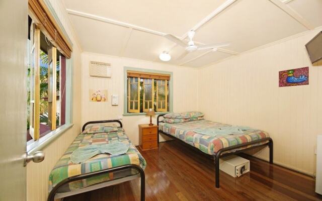 Tropic Days Backpackers