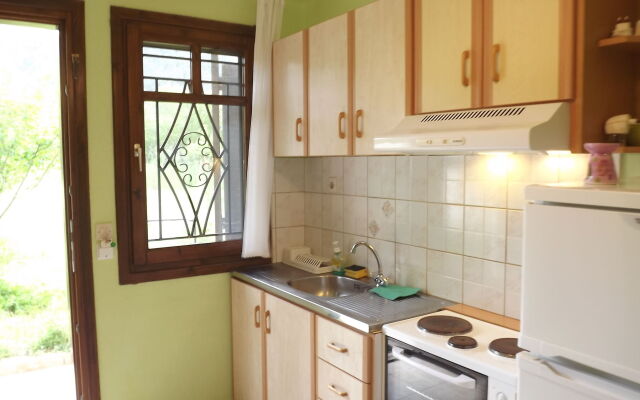 Pefka Studios & Apartments