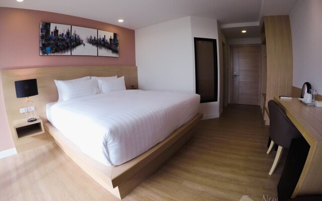 New Square Patong Hotel