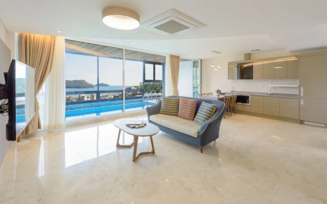 Friemily Pool Villa & Hotel