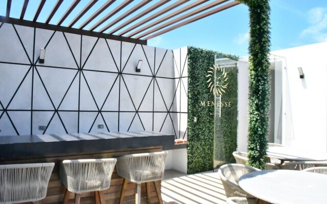 Luxury Apartment on 5th Av -One Paralia