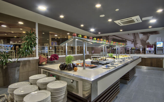 db Seabank Resort and Spa