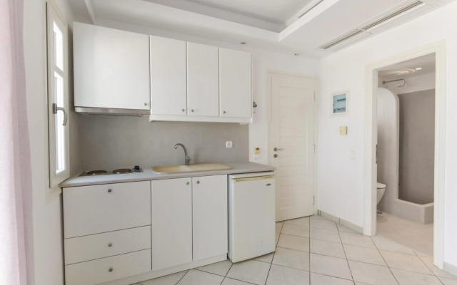 Alexandros Suites & Apartments