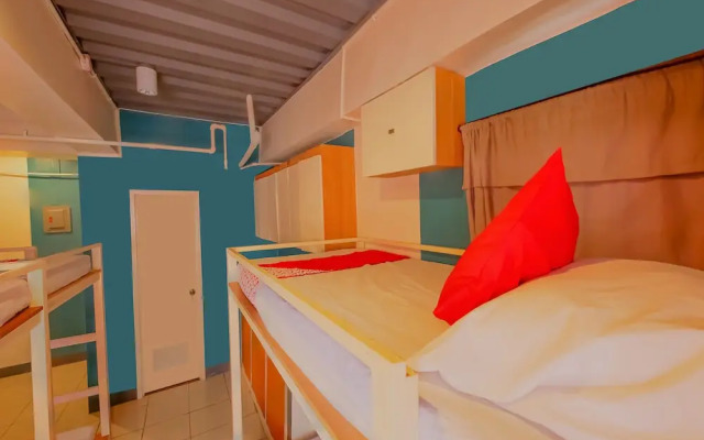 OYO 809 Crowne One Condo