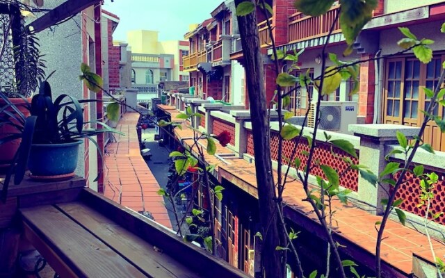 Peter's Cafe & Hostel