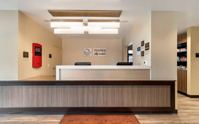 MainStay Suites Lancaster Dallas South