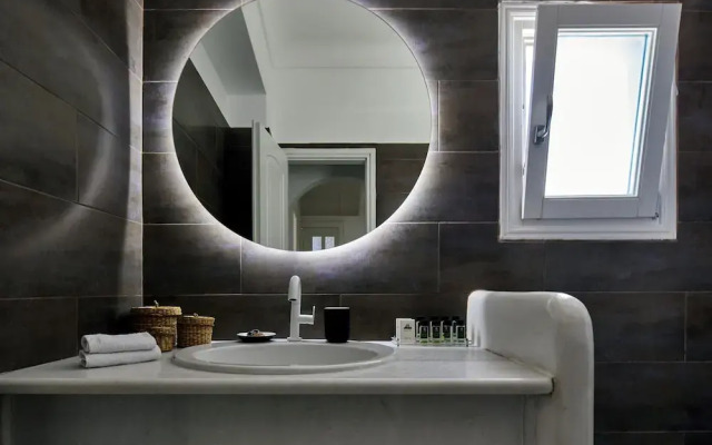 Bluewhite Suites & Villa Santorini