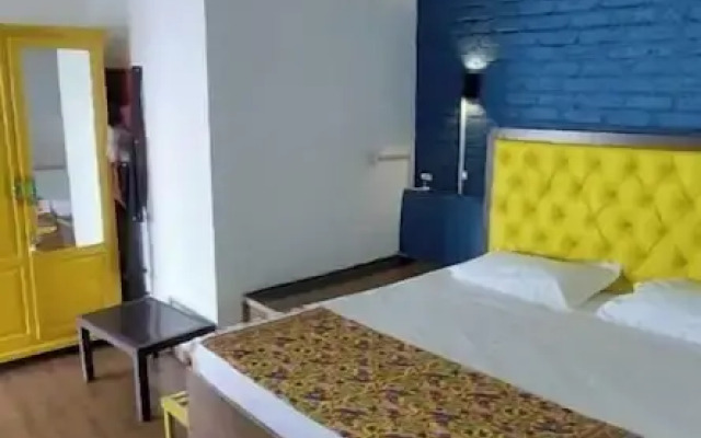 Veenu's Cottage