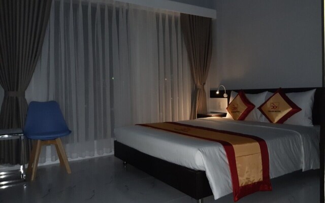 The Six Hotel