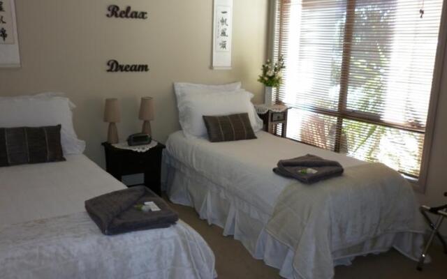 Mangrove Manor Bed & Breakfast