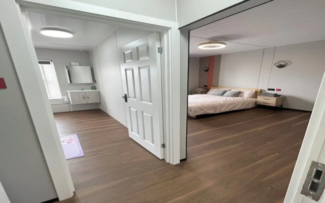 OYO Welsh Holiday Accommodation - Modern Stay