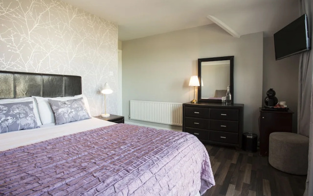 Maddens Bridge Bar, Restaurant & Guesthouse