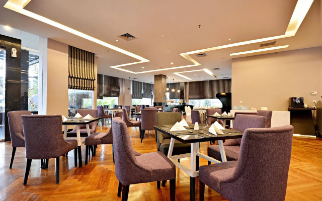 ZEN Rooms Mampang Tendean