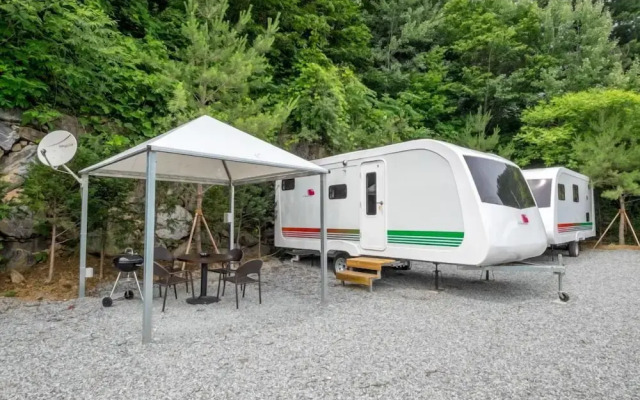 Four Seasons leisure town - Glamping