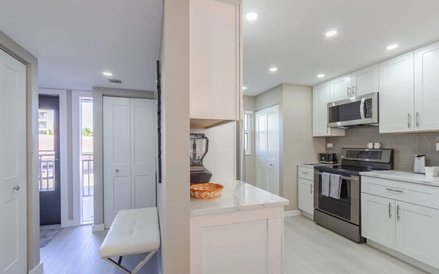 Siesta Breakers on Crescent Beach