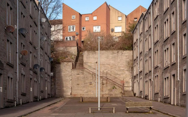 Tranquil Place in Dundee near Docks