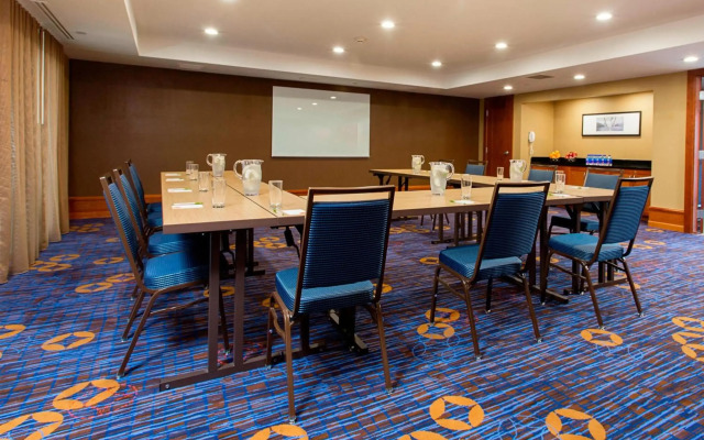 Courtyard by Marriott Rochester Brighton