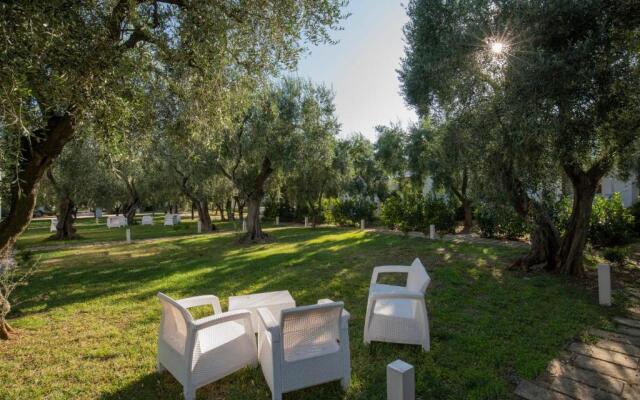 "melograno" Holiday Home With Swimming Pool and Private Beach