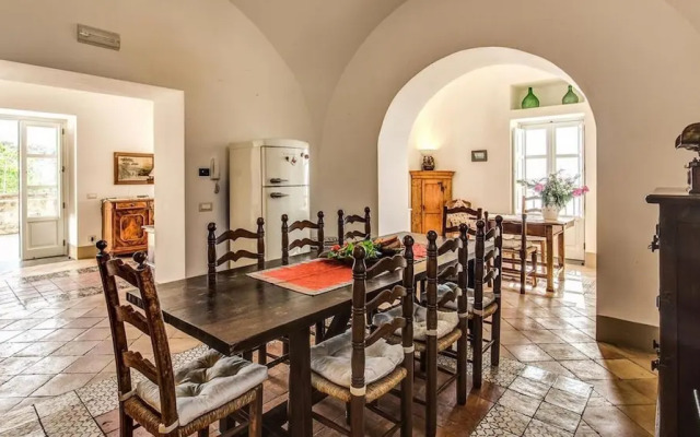 Villa Rococo - Luxury Period Villa With Pool and sea Views
