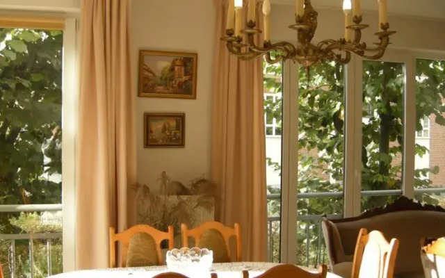 Cosy Nest with garage in Brussels