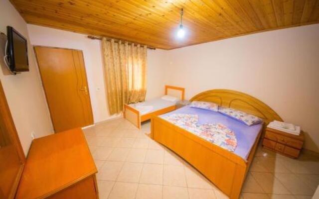 Isi Rooms
