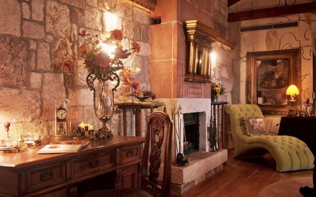 Leventis Art Suites