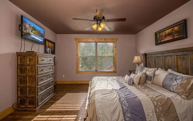 Hilltop Haven - Four Bedroom Chalet