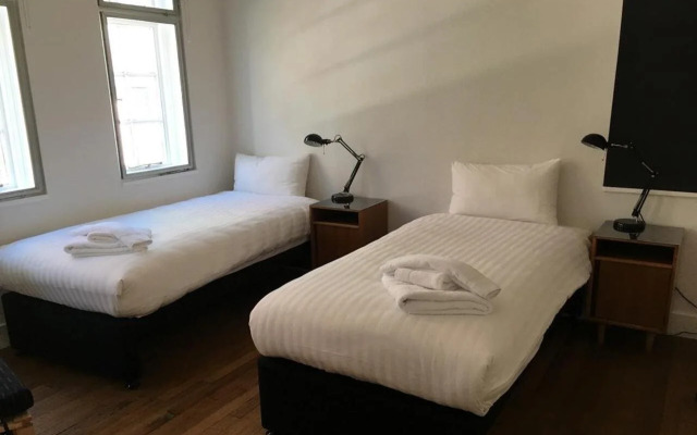 Green Rooms - Hostel