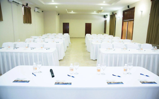 Hotel Marina Resort & Beach Club