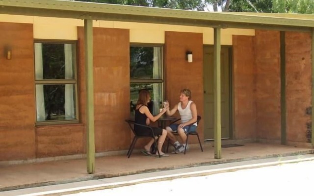Territory Manor Motel & Caravan Park