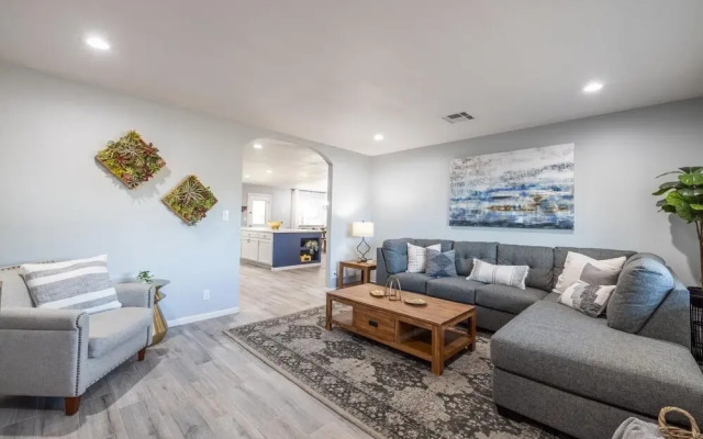 Chandler Galveston 4 Bedroom Home by RedAwning