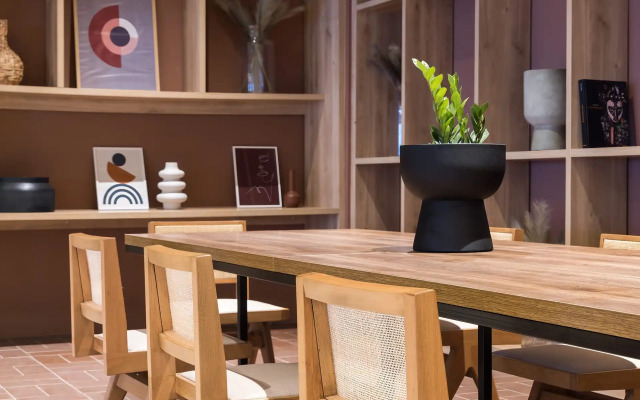 Domes Aulus Zante, Autograph Collection