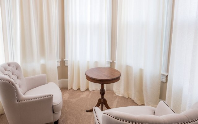 Dennison Street Inn Bed & Breakfast