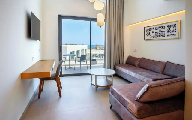 Phos Hotel Adults Only