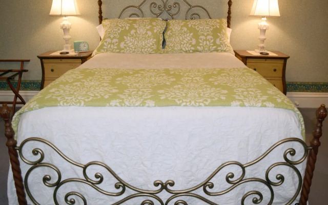 La Belle Vie Bed & Breakfast