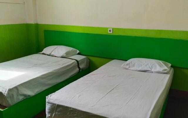 OYO 90825 Hotel Lizha 2