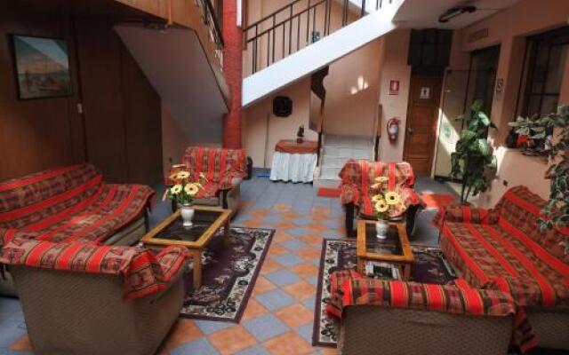 Gran Puno Inn Hostal