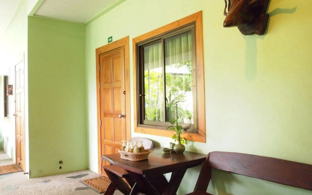 Baan Sala Lung Dam Resort