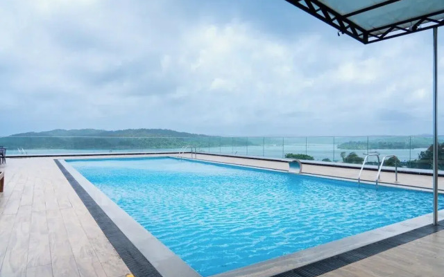 Hotel Hilltop International