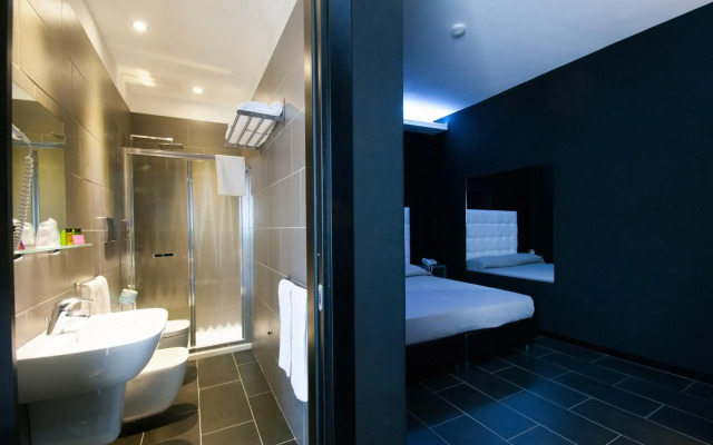 Fly Boutique Hotel