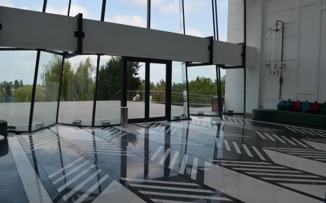 Arena Grand Hotel