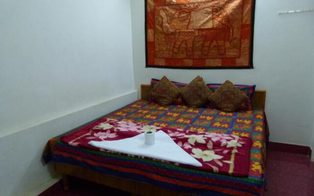 Gajanand Guest House